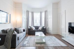 Χώρος καθιστικού στο River View Apartment