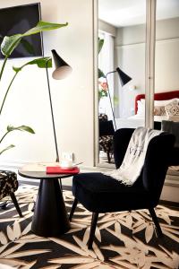 Posezení v ubytování HOTEL VITE - By Naman Hotellerie