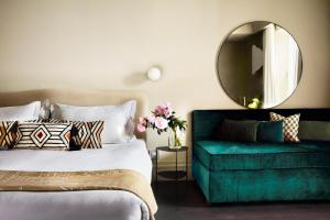 Posezení v ubytování HOTEL VITE - By Naman Hotellerie