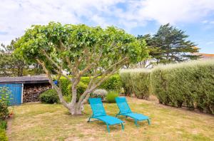 Ogród w obiekcie À 600m de la plage, maison de famille pour 9