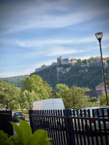 Fotografia z galérie ubytovania ATELIER DES REVES - au coeur de Besancon - 88 m2 v destinácii Besançon