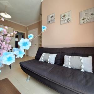 A seating area at Μπουκαμβίλια - Bougainvillea