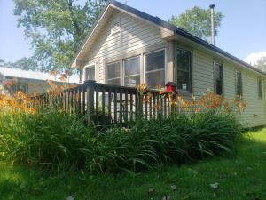 Long Beach Cottages - private sand beach