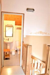 Kúpeľňa v ubytovaní Maison chaleureuse à Vaucluse avec jardin spacieux 84 m²