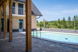 Bazén v ubytování Villa Nesa - beautiful guest house at continental Croatia with Outdoor swimming pool, Sauna and 3 Bedrooms nebo v jeho okolí