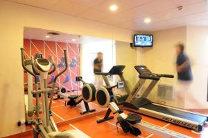 Aparthotel Adagio Toulouse Centre Ramblas的健身中心和/或健身设施