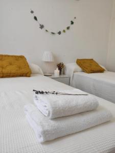 A bed or beds in a room at Villa Coral