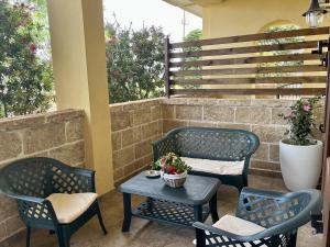 Masseria Agriturismo Fontanella的阳台或露台