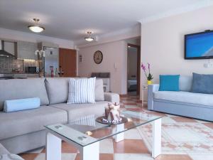 A seating area at Blue Lagoon Luxury Apartment G2
