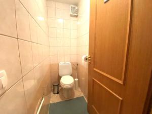 Ένα μπάνιο στο Apartment above Lake Bled