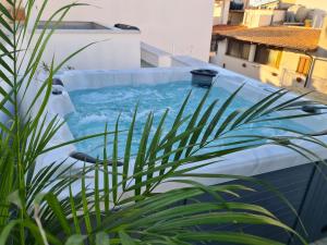 The swimming pool at or close to casa sul mare