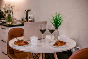 Luxury Duplex Suites - City Center的酒水