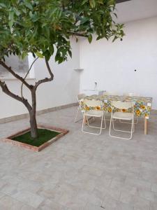 Patio alebo iná vonkajšia časť ubytovania Casa vacanze Blu Taormina