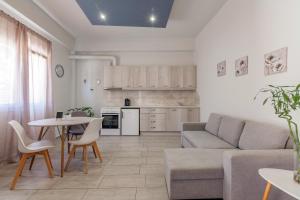 Gallery image of Avra Suites in City center - 50m to Beach in Hersonissos +36 photos