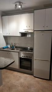 Kuchyňa alebo kuchynka v ubytovaní Sunny Apartment Teneguia by Yumbo