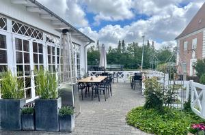 Hoone, kus hommikusöögiga majutusasutus asub