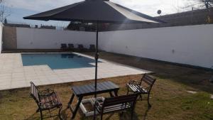 Swimmingpoolen hos eller tæt på Casa Rey sol