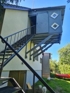 Budova, kde se apartmán nachází