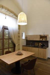Kuchyň nebo kuchyňský kout v ubytování GAPO Rooms