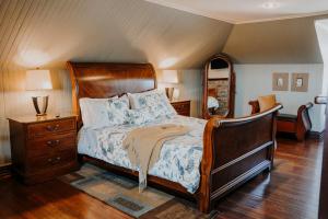 A bed or beds in a room at Auberge Bruine Océane Még 36 kép