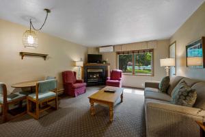 O zonă de relaxare la Somerset Inn & Suites