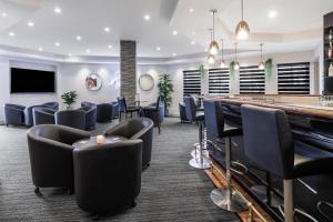 The lounge or bar area at Quality Hotel Melbourne Airport