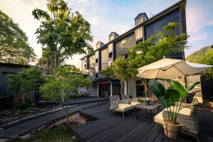 A garden outside ETAVIA Yufuin Kinrinko