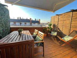 Fotografia z galérie ubytovania BARCELONA PENTHOUSE Private Terrace Sustainable Stay Keyless Access v destinácii Barcelona