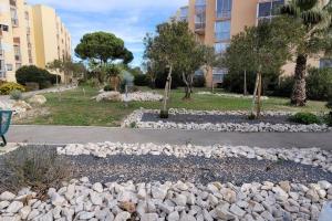 Vonkajšia záhrada v ubytovaní Comme à la maison!!A 5 min à pied plage,pkg privé