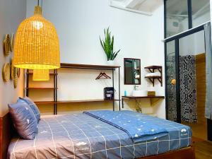 Giường trong phòng chung tại Entire Cosy Apartments May Homestay Hanoi
