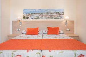 Postel nebo postele na pokoji v ubytování Apartamentos Ferrera Pins + 12 fotografií