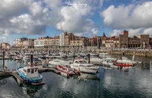 Afbeelding uit fotogalerij van Duplex 21, alojamiento cerca de la playa con WIFI in Gijón