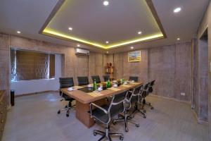 El área de trabajo o centro de convenciones de Hotel Barahi Pokhara