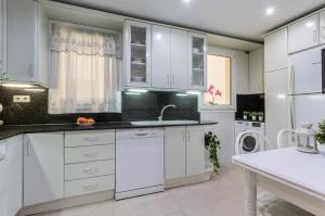 Kuchnia lub aneks kuchenny w obiekcie Avenida Playa 3 Rooms 2 baños