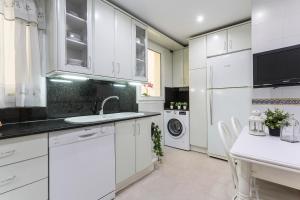 Kuchyň nebo kuchyňský kout v ubytování Avenida Playa 3 Rooms 2 baños + 12 fotografií