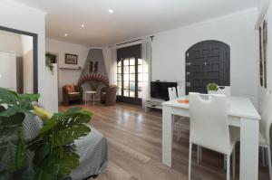 Posedenie v ubytovaní 1215 BAIX CAMP casa con jardin - Apivend Immo