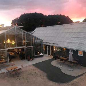 Východ nebo západ slunce při pohledu z bed and breakfast nebo okolí
