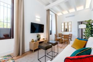 TV a/nebo společenská místnost v ubytování Puerta Real Home Apartment 2