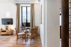TV a/nebo společenská místnost v ubytování Puerta Real Home Apartment 2