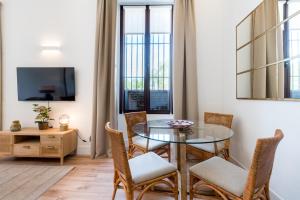 TV a/nebo společenská místnost v ubytování Puerta Real Home Apartment 2
