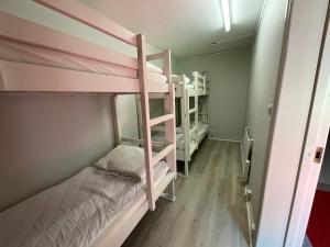 Voodi või voodid majutusasutuse Aspan Kurs & Lägergård toas