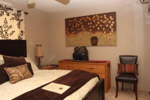 Postel nebo postele na pokoji v ubytování Maalaea Kai Resort 204 + 7 fotografií