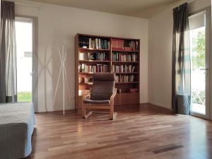 The library in the holiday home