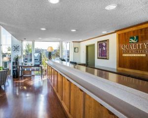 Lobbyn eller receptionsområdet på Quality Inn & Suites Cameron Park Shingle Springs
