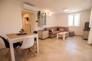 Gallery image of Apartment CasArosa in Bol