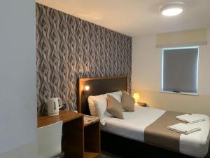 Gallery image of Imperial Salford Hotel in Manchester