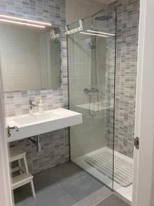 Kúpeľňa v ubytovaní APARTAMENTO SAN JUAN + 16 fotografií