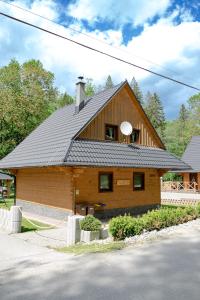 The building in which az apartmanházakat is located