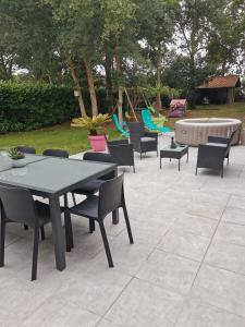 Zdjęcie z galerii obiektu Landaise *SPA Terrain arboré w mieście Azur