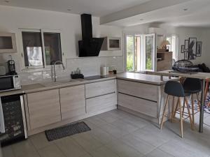 Zdjęcie z galerii obiektu Landaise *SPA Terrain arboré w mieście Azur